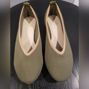 Danskin Olive Green Women's Shoes